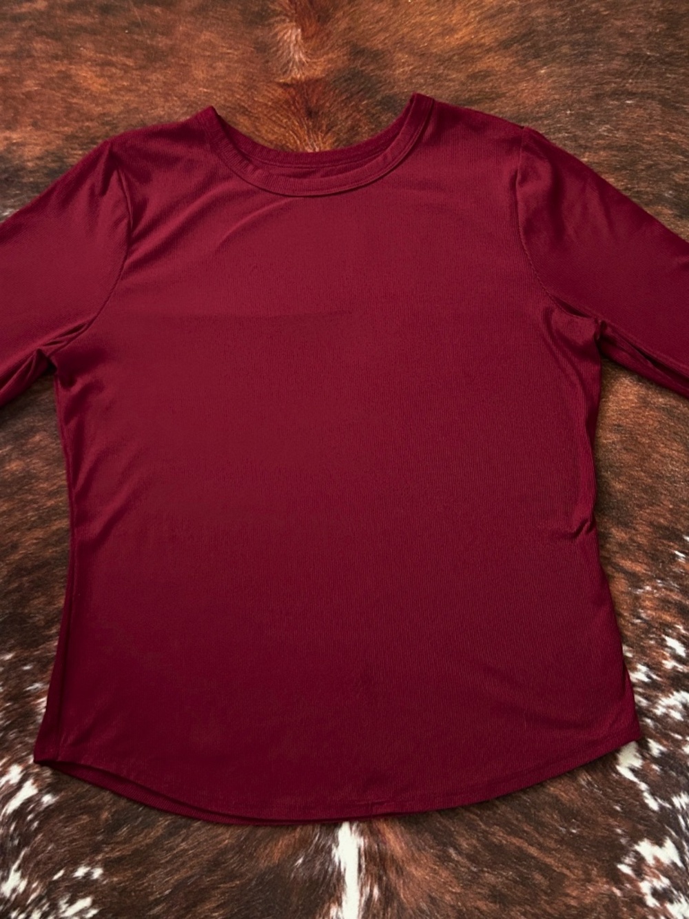 No Boundaries Women's Long Sleeve Crewneck Top - Burgundy